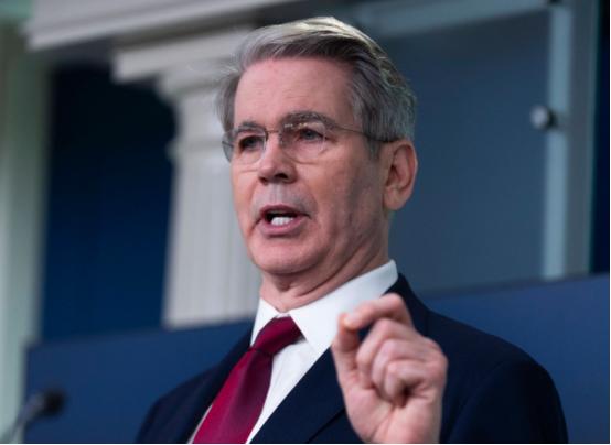 法国学者阿尔诺·贝特朗（北京时间10月26日）感叹道：“（美国财长）贝森特本人竟