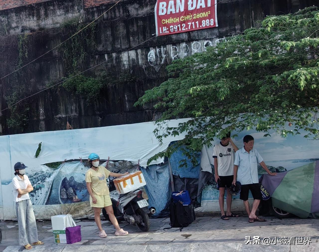 不知不觉就要和越南说再见了。上午去了奥莱珠宝馆，欣赏了熠熠发光的各种红宝石。
