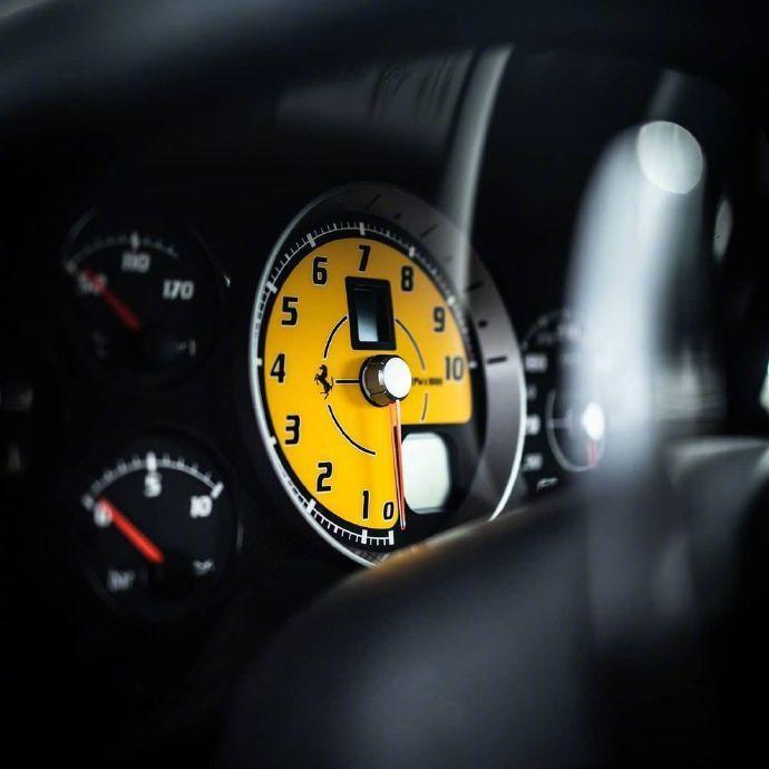 黄色法拉利Ferrari F430 Scuderia，满满的诱惑。 