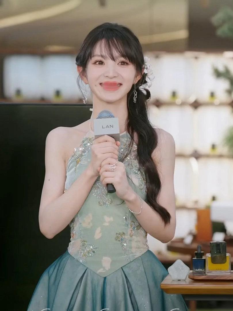 田曦薇每一次直播的状态都挺好的吧 