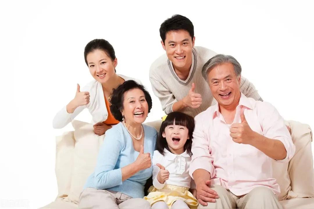 人到老年最值得炫耀的是什么？
 
年轻时，我们总觉得成功是财富积累、事业成就，认
