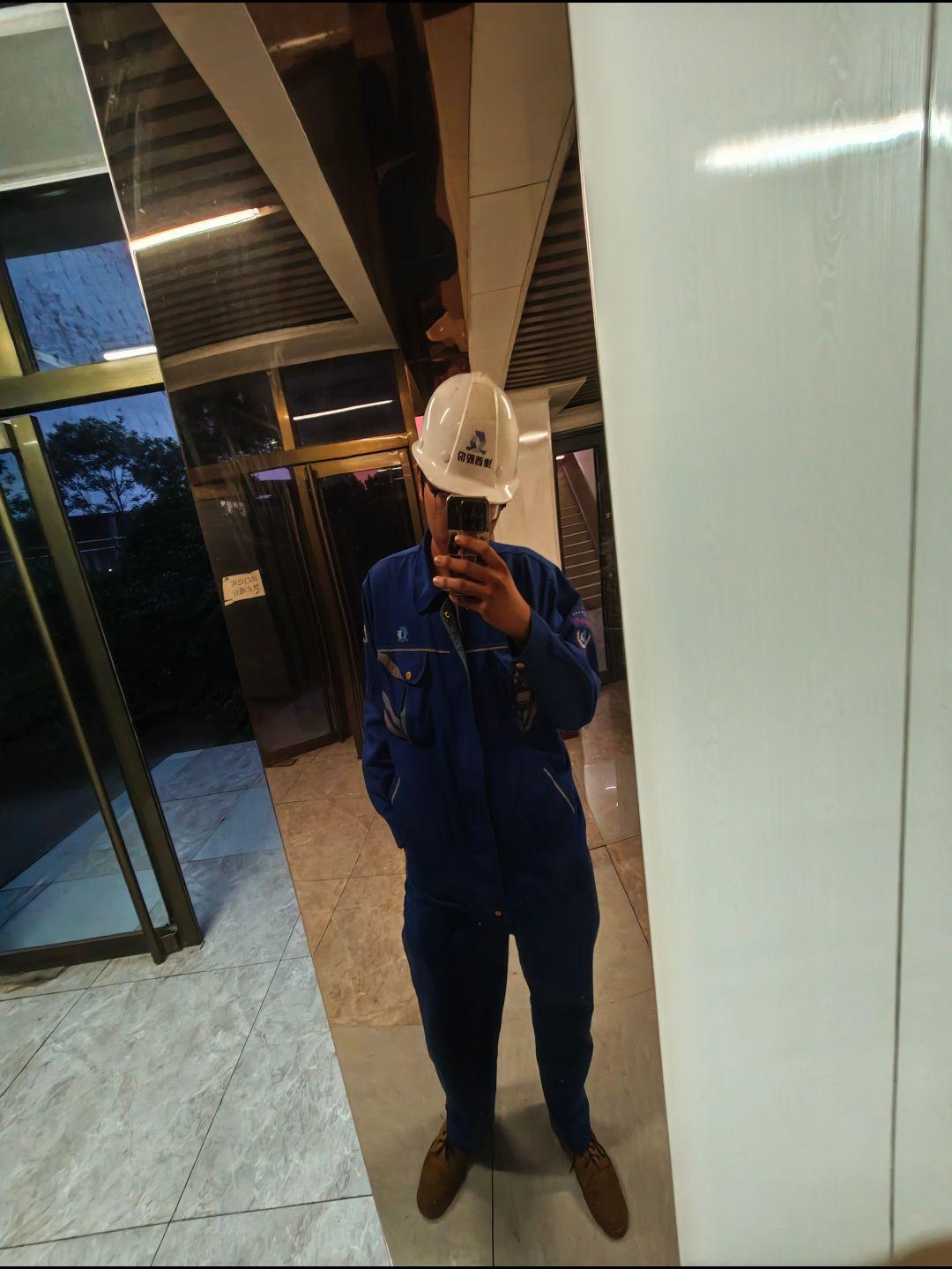 少年不惧岁月长，彼方尚有荣光在。