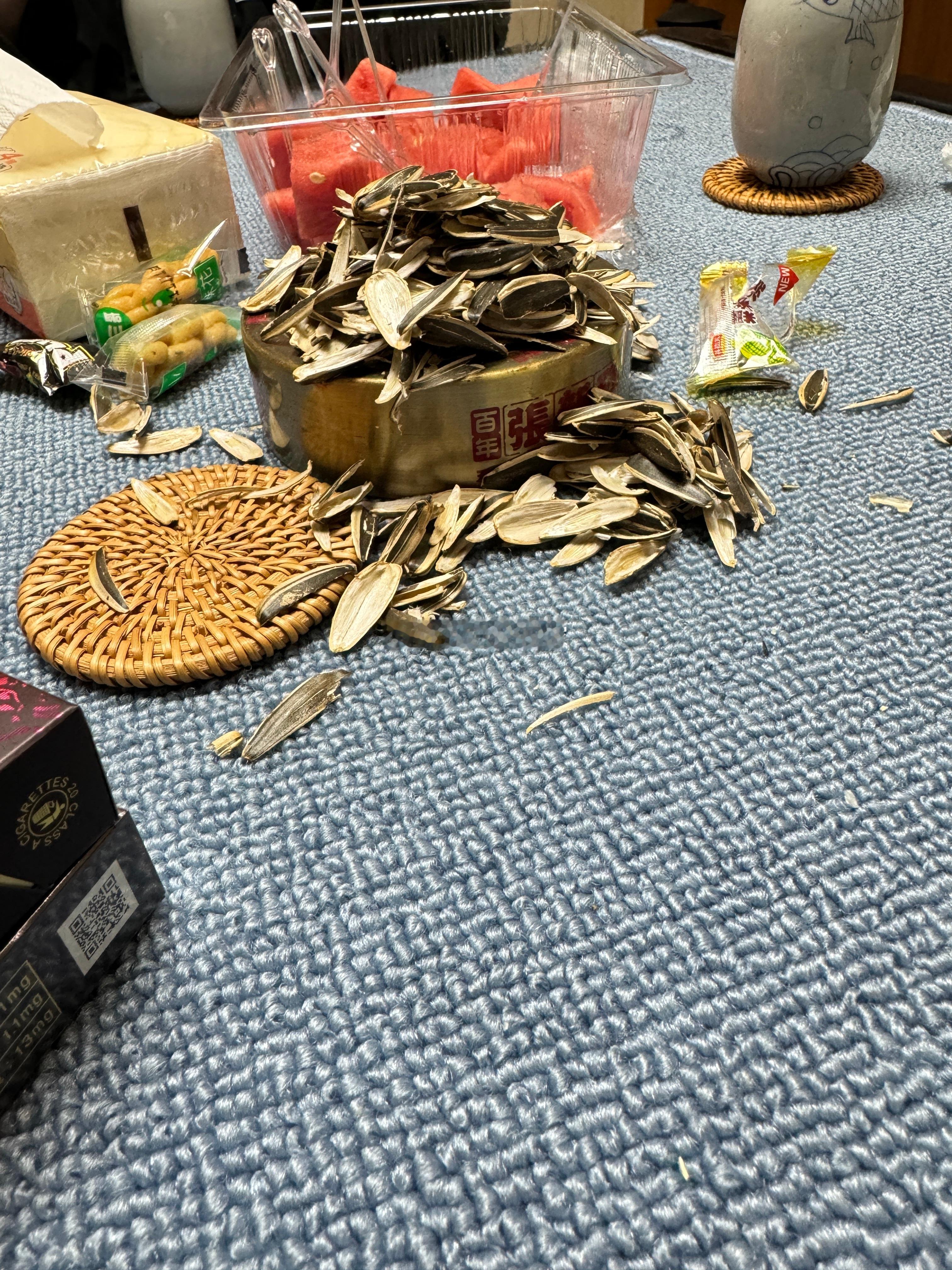 喝茶聊天。休闲派！ 