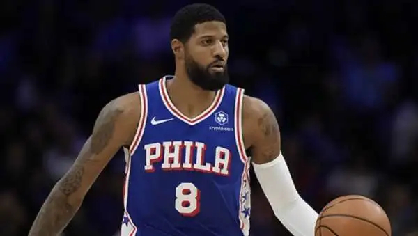 费城76人队全明星前锋保罗·乔治因违反联盟禁药相关规定，被禁赛25场。 