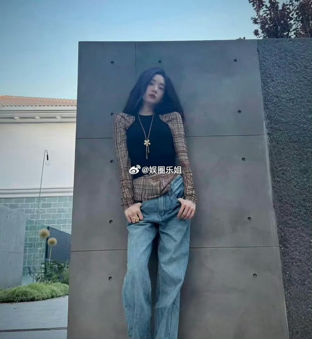 这孩子不做演员属于浪费天赋了期待多多的首个作品，虽然小小年纪已经有了丰富的舞台经