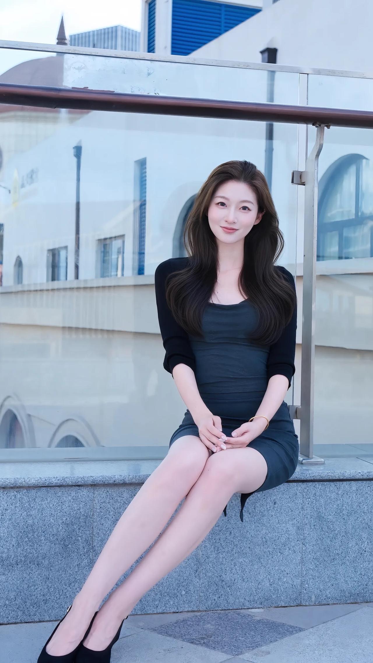 优雅女神，气质温婉。