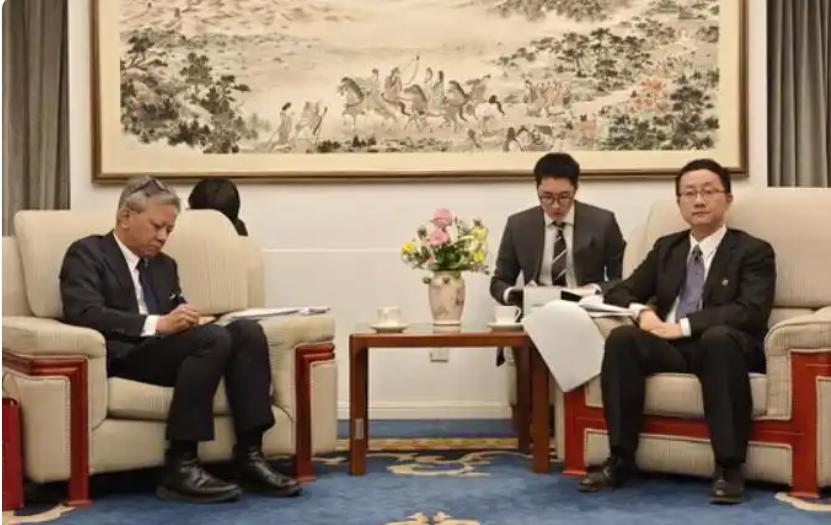 日本态度非常的强硬！面对我们的紧急约见，日本当面回击，还对我们提出一个要求！
