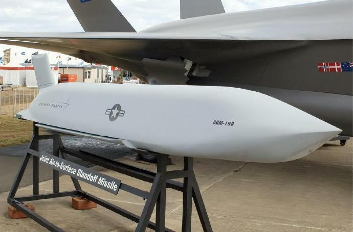 每天认识一件兵器 美国AGM-158联合空对地防区外导弹AGM-158联合空对地