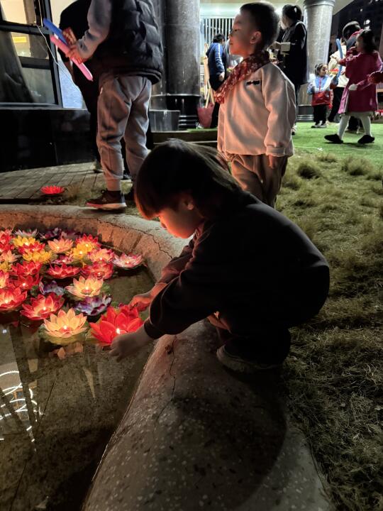放花灯，许愿🙏🏻宝贝平安喜乐