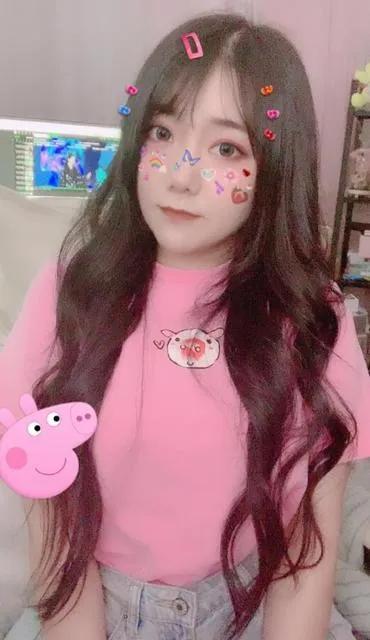 前某鱼女主播“小团团”或将面临八年监禁的严厉处罚！但人气简直高到离谱，二路代播的