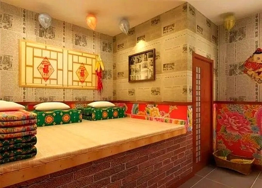 南方人睡东北大炕不习惯南方朋友第一次体验东北大炕，真的会有种奇妙的落差感。炕烧得