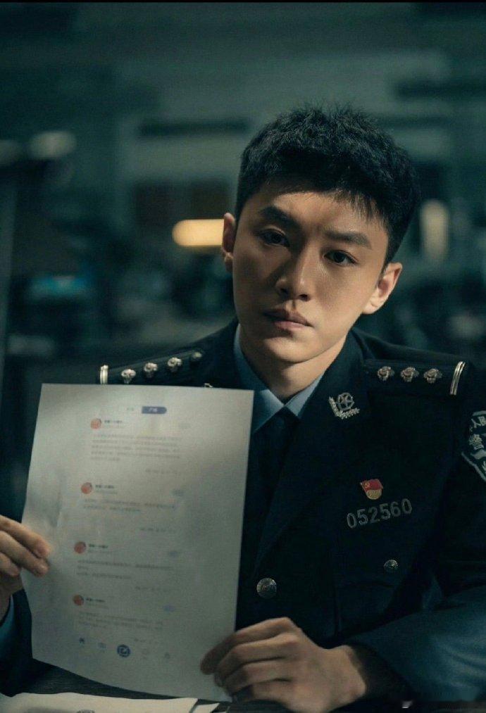 代旭告别沈野圆演警察梦从《无主之城》里的宁羽，到《燃罪》中的沈野，代旭在演艺道路