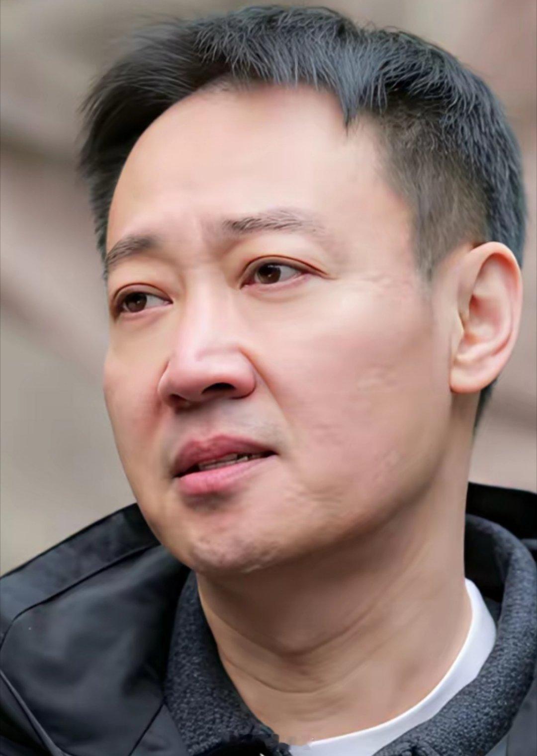 失去挚爱后的表达，是灵魂密室里的一场无声独白。辛柏青失去朱媛媛，将伤痛悉数封存，