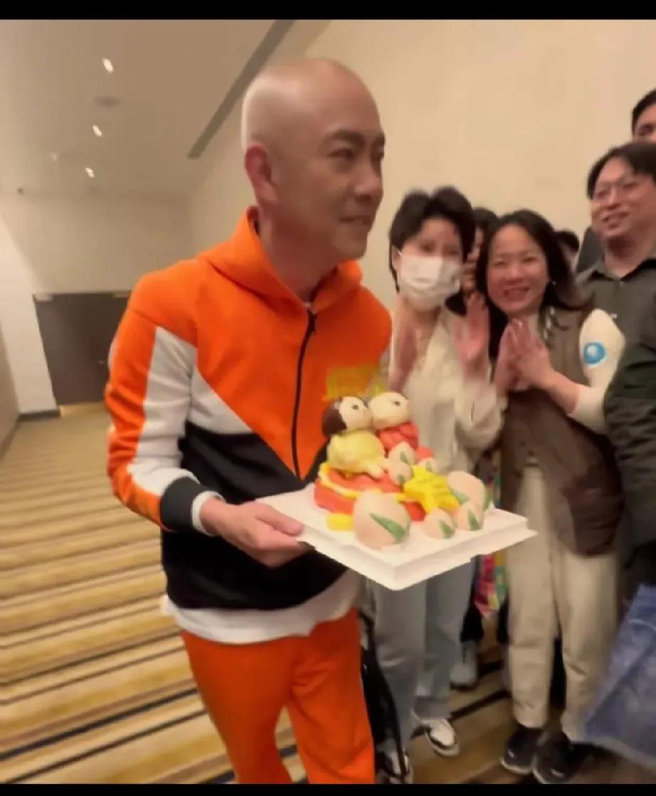 张卫健居然60了，回头一想，我都40了，突然就好感慨[泣不成声][泣不成声][泣