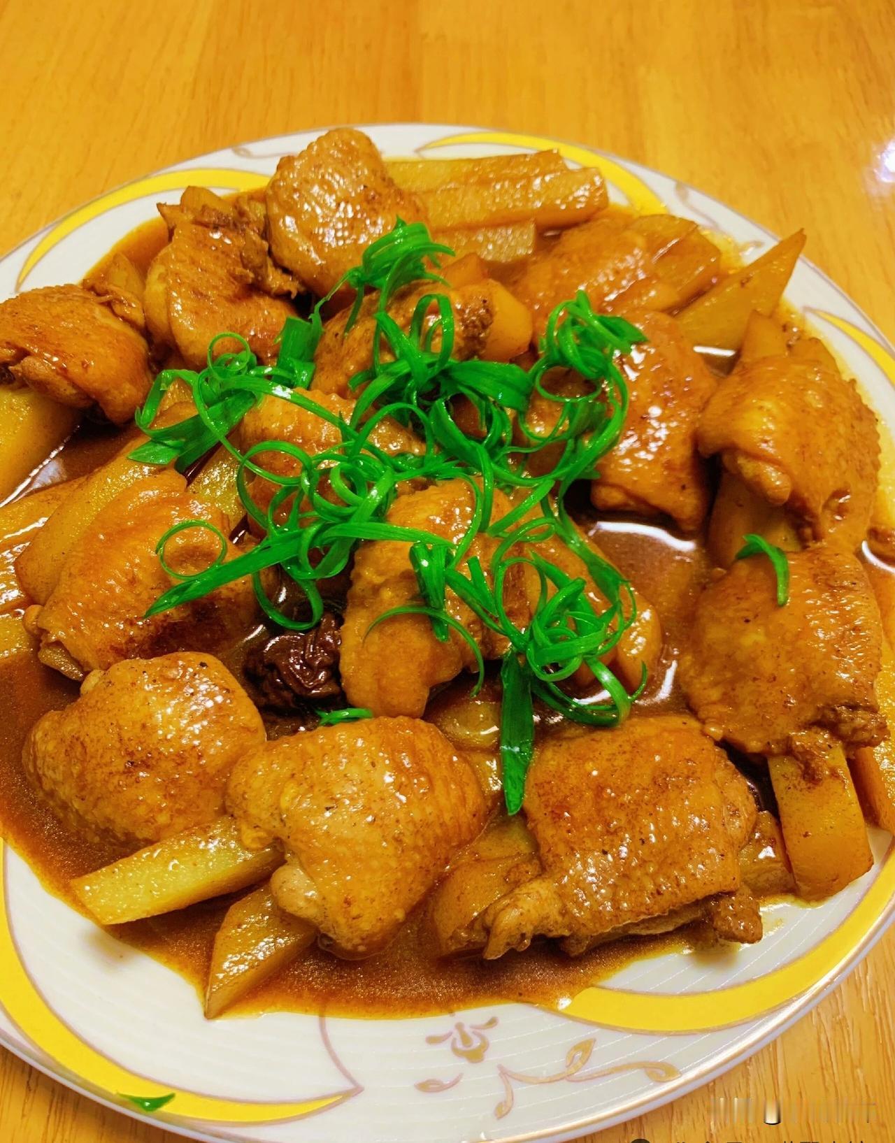 鸡翅焯水去腥煎至金黄，土豆切块备用。锅中爆香葱姜八角，下鸡翅翻炒加生抽老抽调味，
