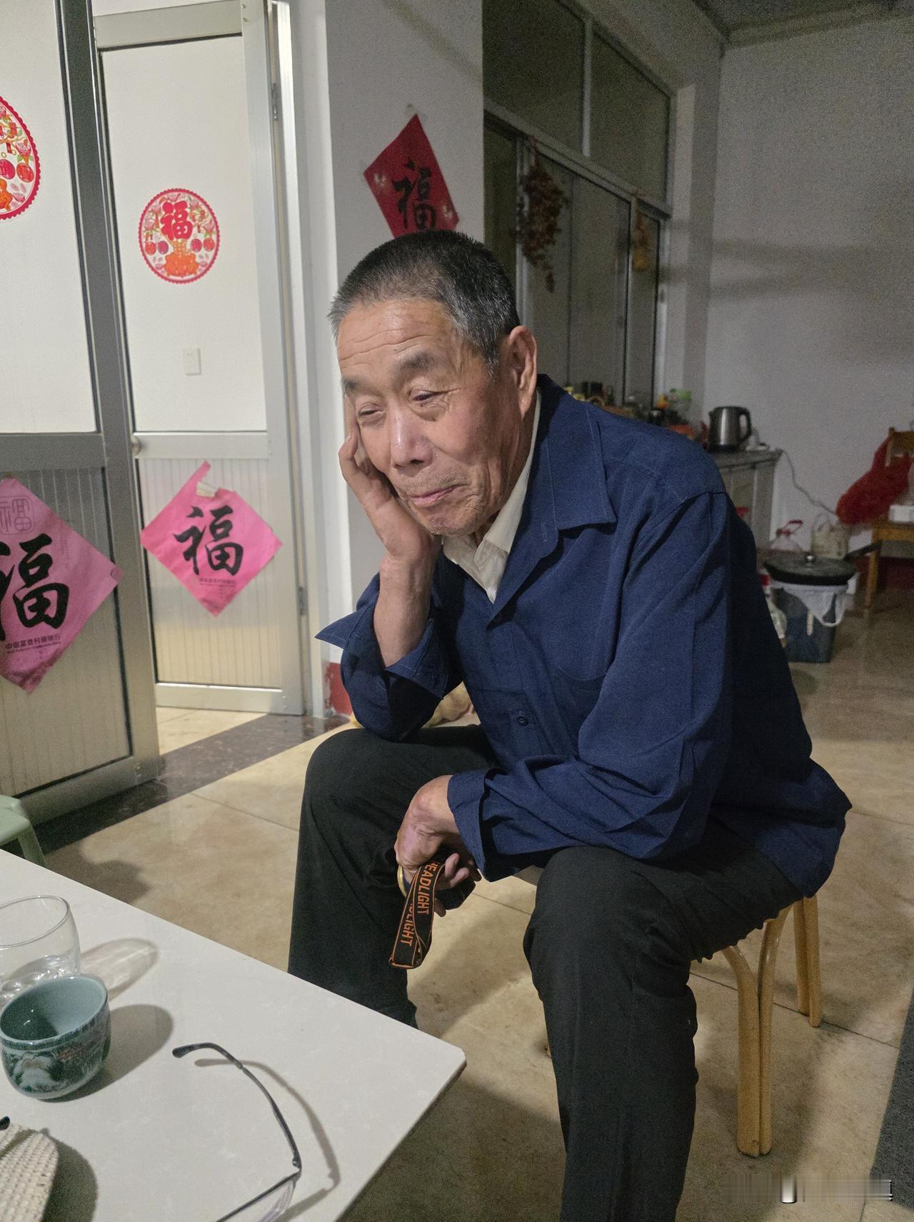 79岁大叔参加了一场同学会，回来后心情很不好……

昨天，79岁大叔参加一场初中