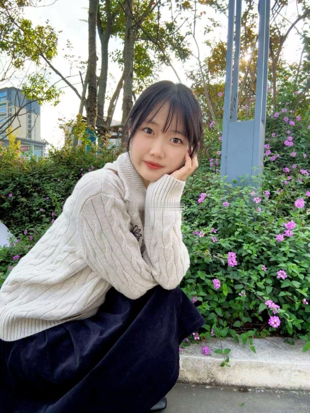 性别：女籍贯：重庆目前所在地：万州年龄：25身高：160体重：44kg工作：托管