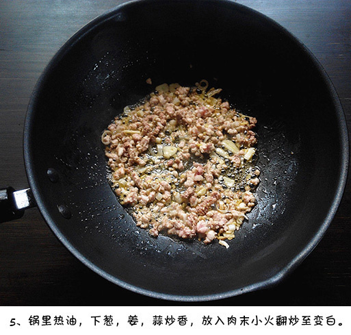 每次家里来客人，都会做这道菜，上桌就被抢光，不信你试试！我的宝藏食谱