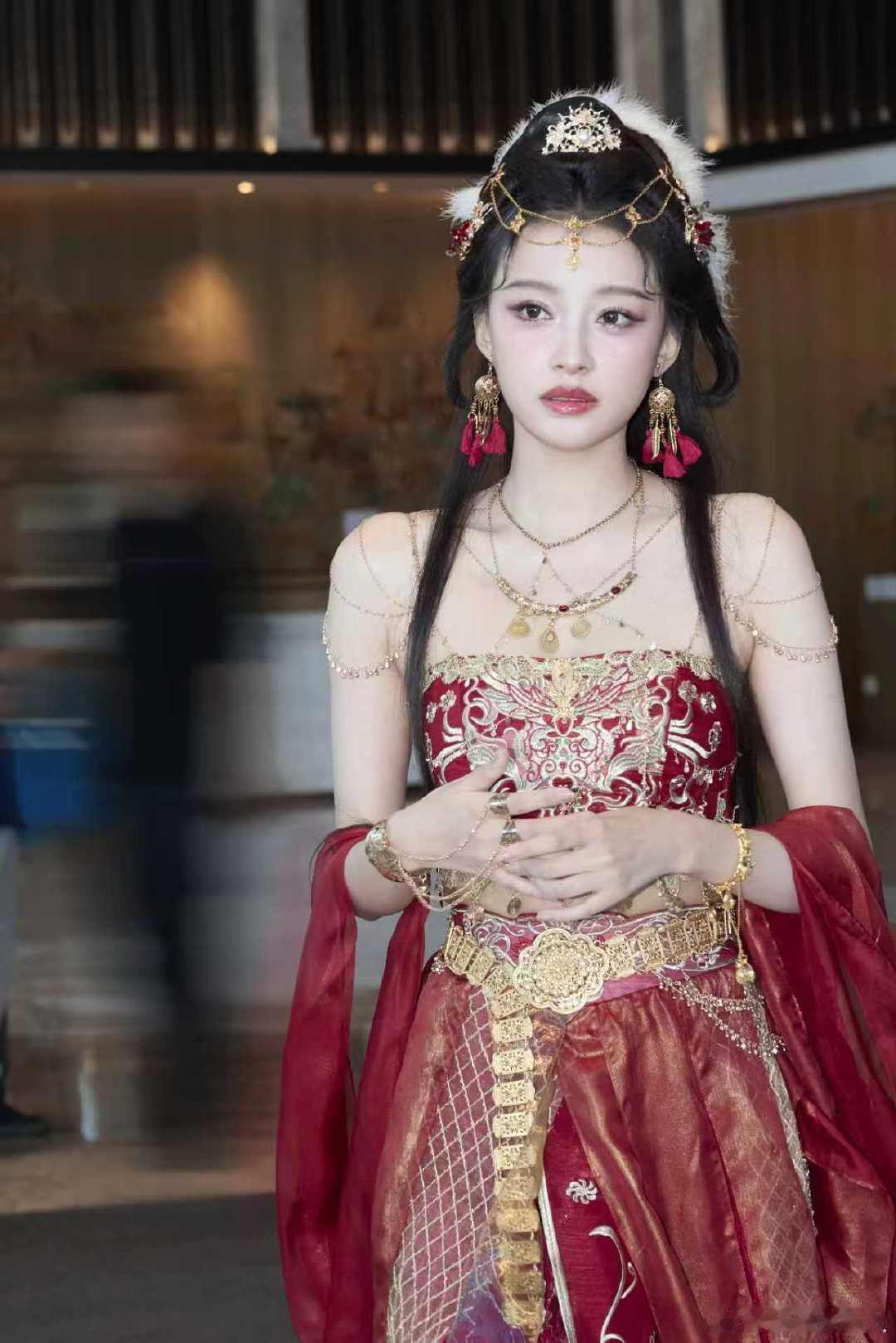 孙怡是王牌老粉丝了孙怡王牌红装路透孙怡作为王牌老粉丝，去录节目应该会很开心。她的