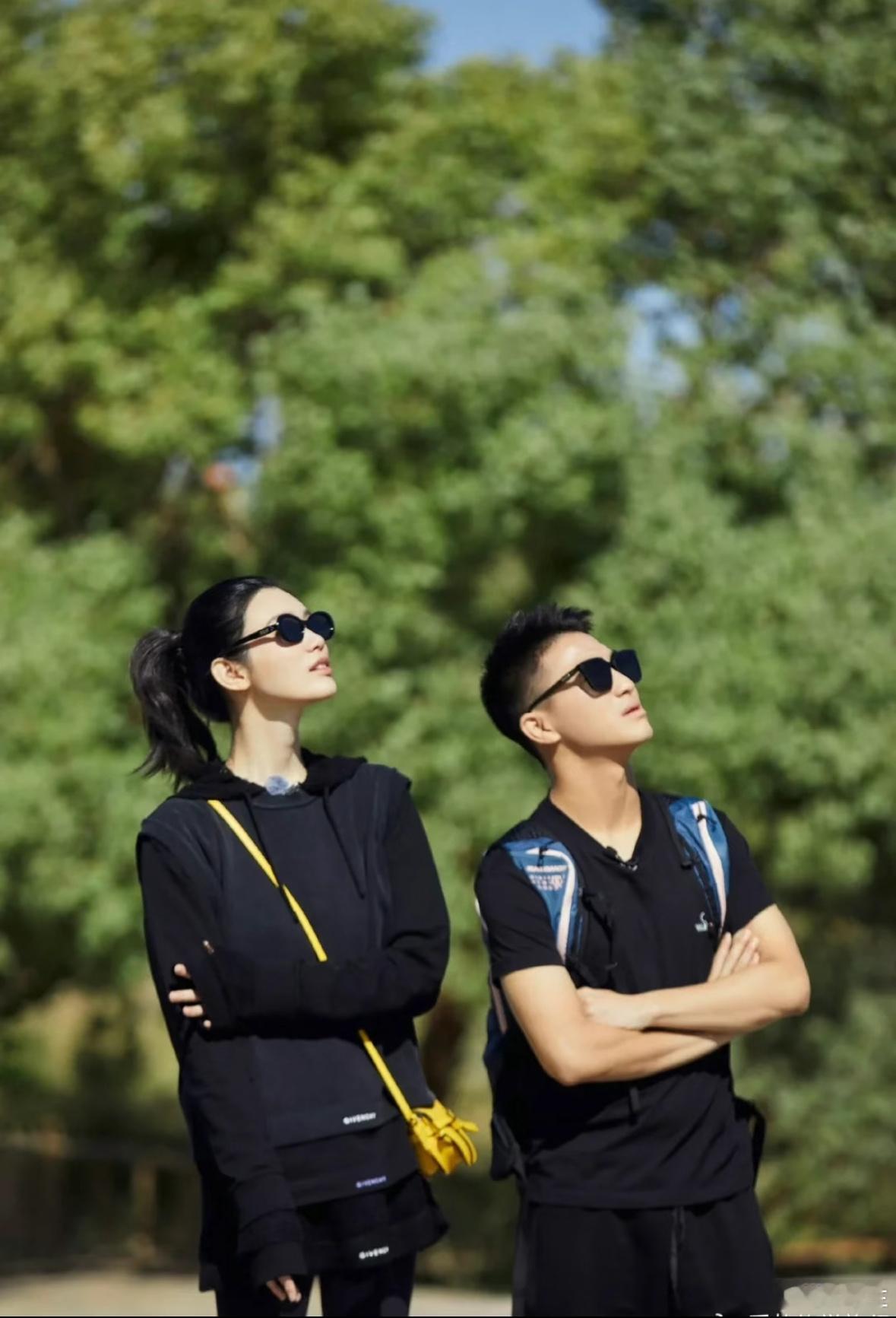 奚梦瑶何猷君婚礼伴手礼 这份伴手礼整体价值超6000元，分量十足，礼盒里的法国希