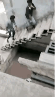 三哥家里的那些事，怪不得房屋经常倒塌。