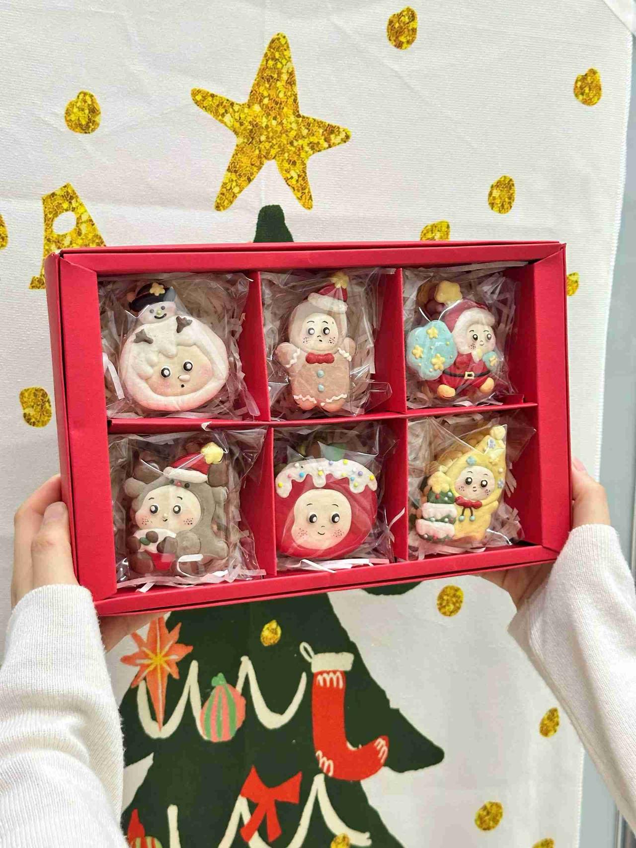 我们穷尽一生追寻亲情、友情、爱情，却终会明白：人本质上是独行的旅人。
世间难有另