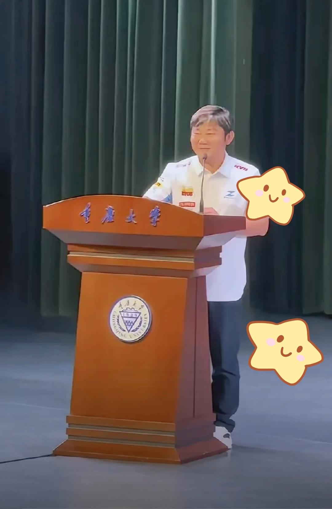 这回张雪在重庆大学招聘可太逗了。别家企业去宣讲PPT吹得天花乱坠，他一上台直接撂