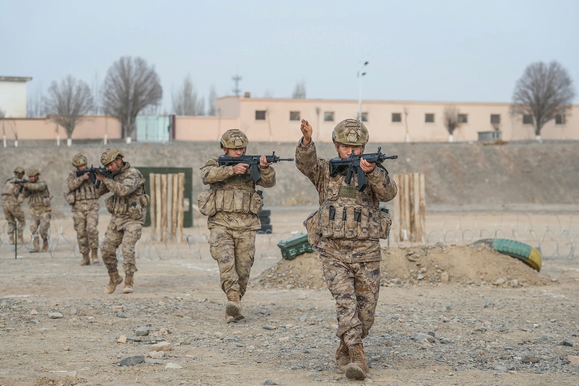 南疆军区某团官兵练兵备战（人民陆军）烽火问鼎计划