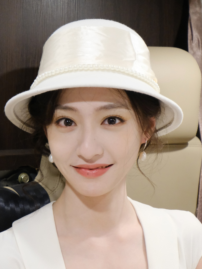 1、胡连馨《京若再无佳人》这个饼没有接触过她，毕竟这个IP有一定的粉丝体量也是个