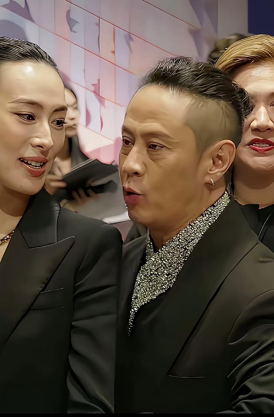 感觉这个男人配不上她，好看的女人，对好看的外表都有了免疫力，男人的内在更重要。