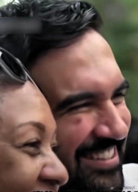 马姆达尼胜选感言喊话特朗普

马姆达尼当选纽约市长后发表胜选感言：听着，特朗普，