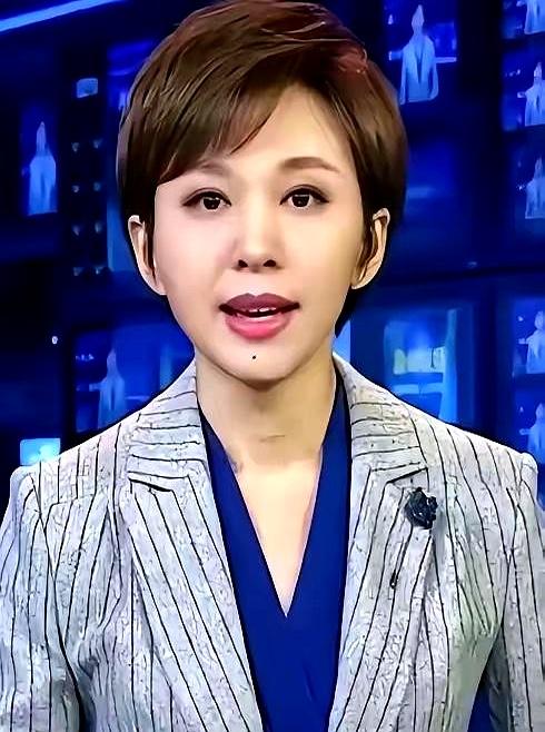 央视主持人为啥这么多单身？
真不是没人追，是阈值高。
柴璐说过，生活不能将就也不