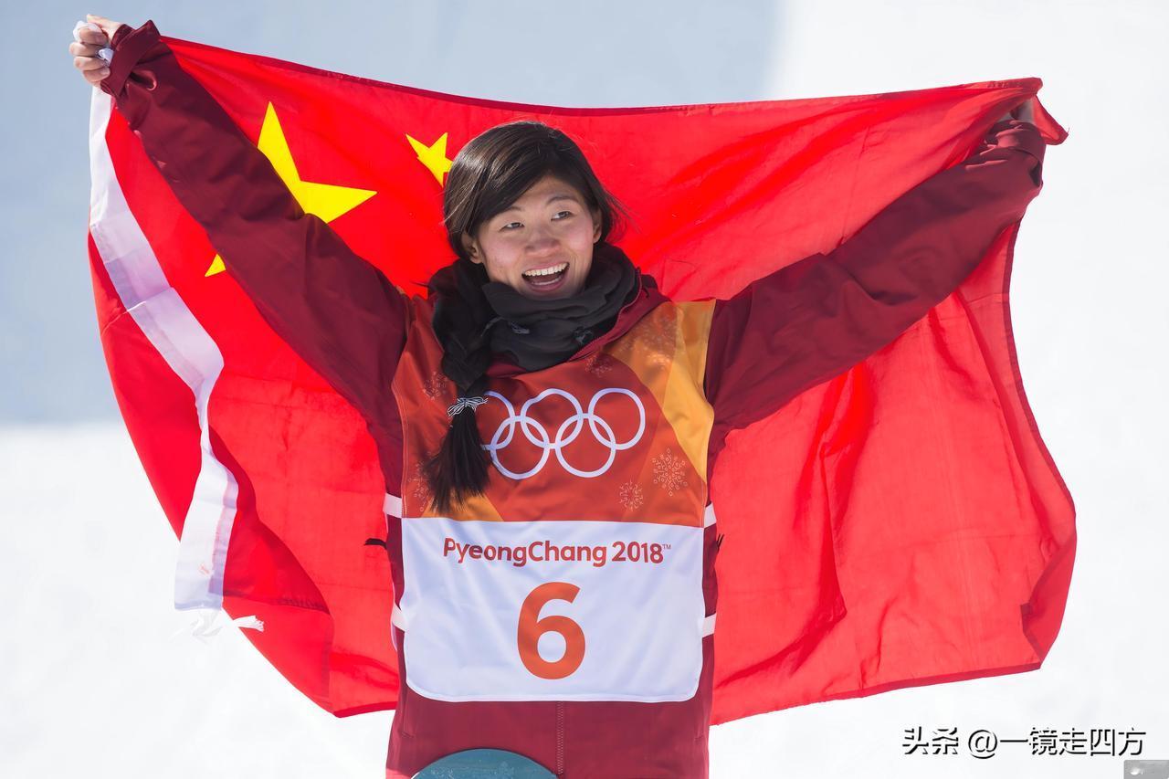 米兰冬奥会女子单板滑雪U型场地资格赛，两位中国选手蔡雪桐和武绍桐分别以第5名和第