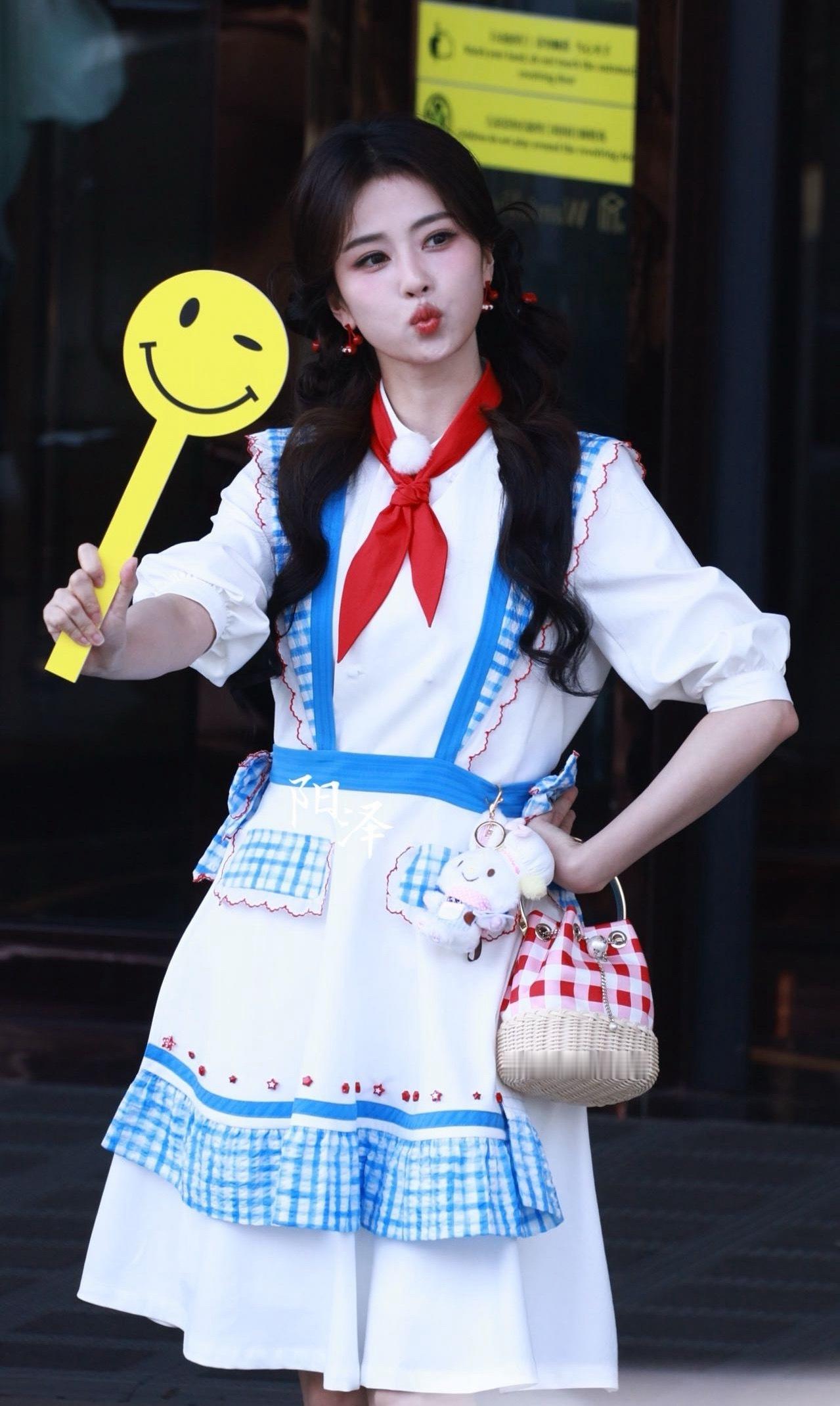 我不行了  白鹿你怎么这么可爱 萌妹拯救世界… 白鹿小厨娘 奔跑吧白鹿 /白鹿