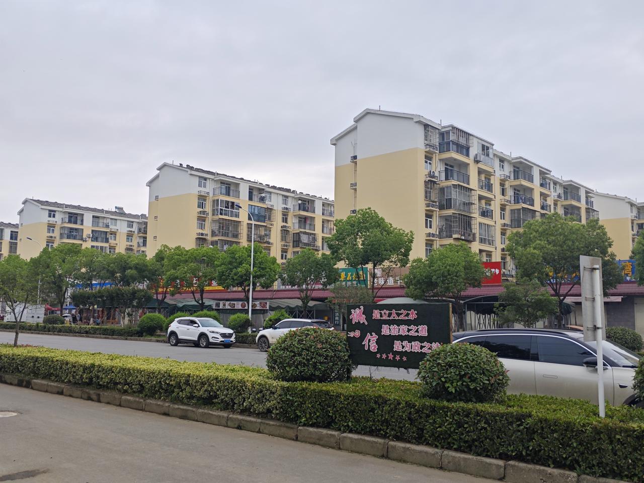 当无理举报成为教育的枷锁，教育正在从专业领域滑向情绪审判的深渊。教育者最深的无力