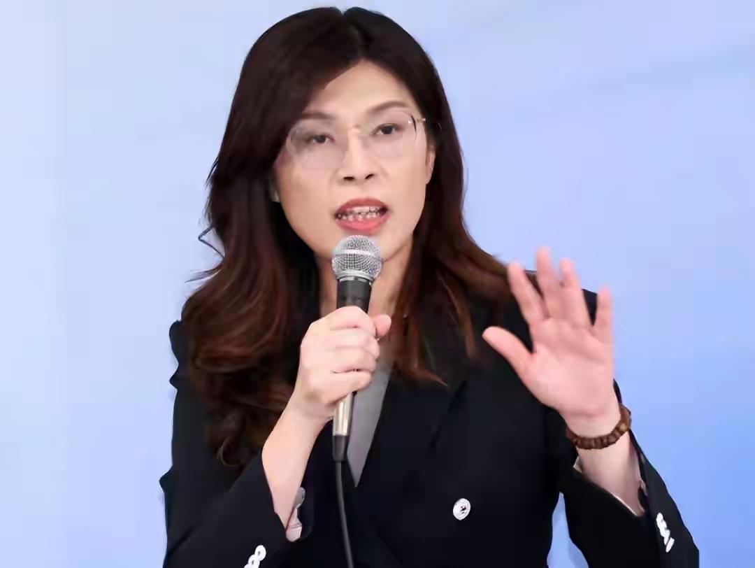 道不同，不相为谋！大陆说得好！[赞]在我看来，郑丽文够大度了，没必要再理睬那台独
