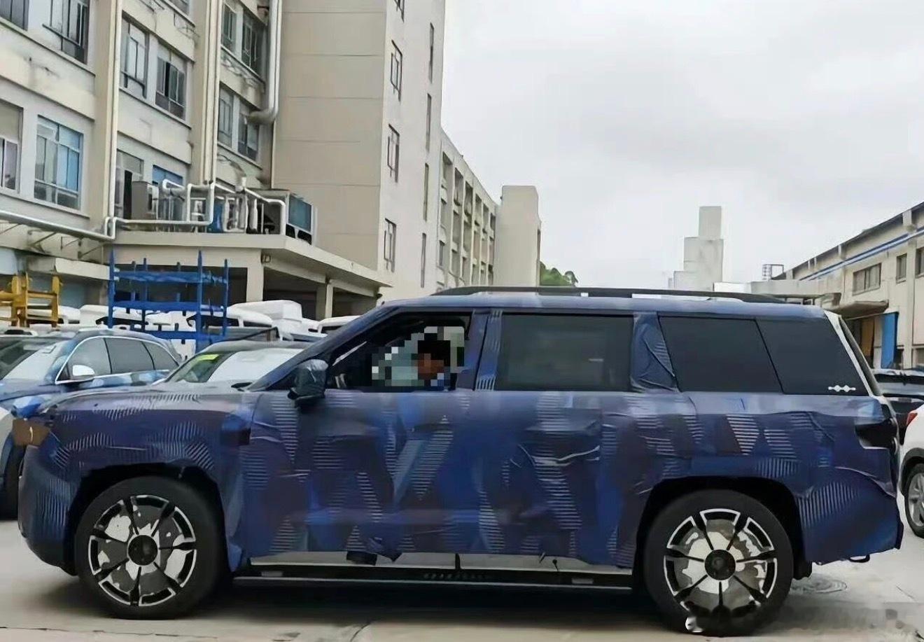 方程豹钛9 9字头今年决战了！真大！ 