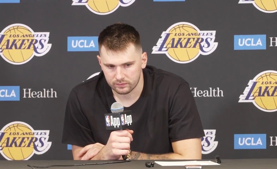 卢卡-东契奇坦言，湖人过去三场比赛的下半场防守表现十分出色，但他们也需要找到办法