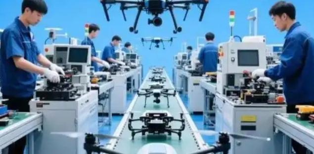 脸都不要了！俄罗斯媒体放出一组数据，说中国每个月能生产出50万架无人机，战时还能