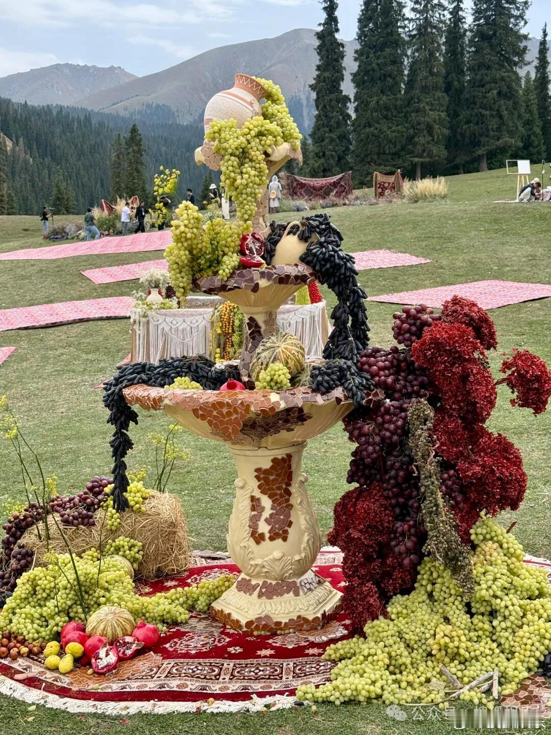 8月12日，姜潮和麦迪娜终于补办了这场迟到七年的婚礼，而这天又正好是姜潮35岁生