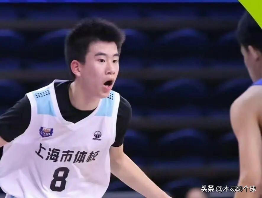 广东宏远再签强援：场均20.3大腿加盟？
广东宏远休赛期频现神级签约，继签下内线