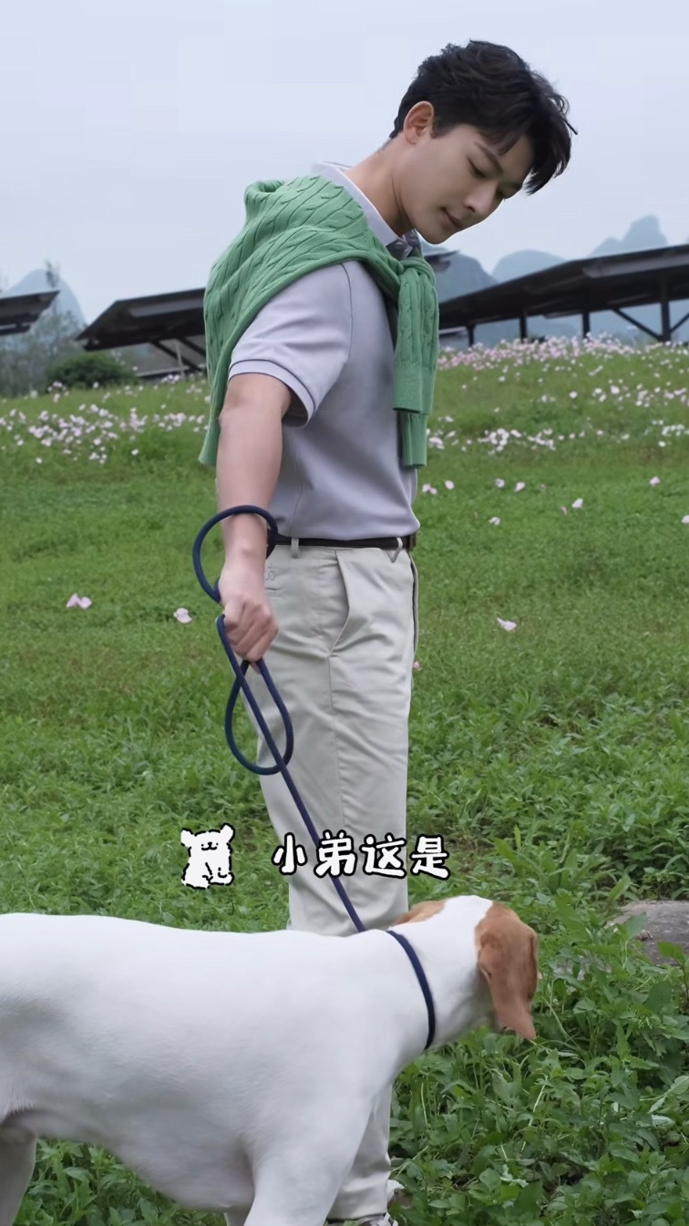 闹麻了此男对着小狗弟说“走啊老妹”hhhhhhhhh🤣 