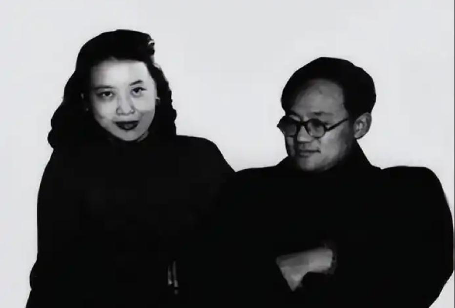 一位情感专家说：
“男人到死都要牢记：跟你有过肌肤之亲的女人，你一定要给她花钱。