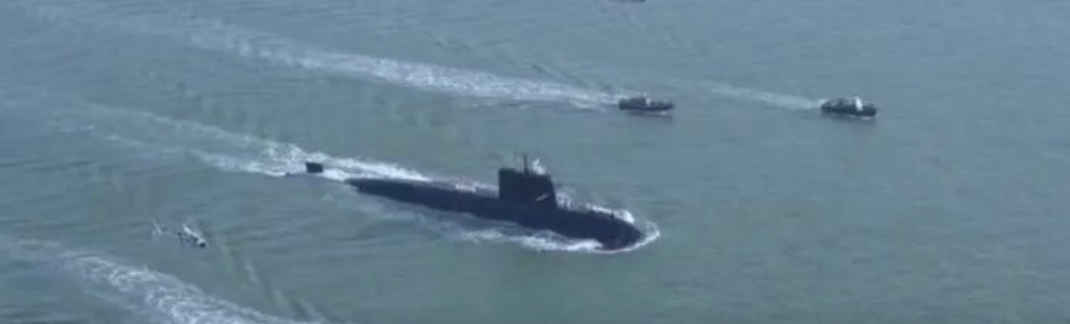 【军事武器装备 中国🇨🇳制造“麒麟”级首艇抵达卡拉奇】巴基斯坦海军11日发表