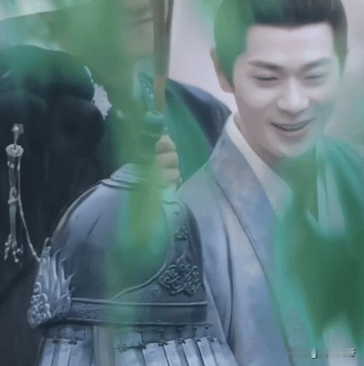 曹骏古装上热搜了。
好演员太难，从小就演技出圈的曹骏，长大后一直红不起来。
好在