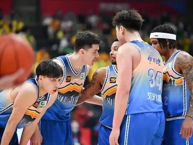 ⚔️ 最窒息：1分“打铁大战”：新疆vs浙江上演低分肉搏，最后3秒新疆追至差2分