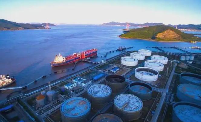 如果继续打下去，中东被打成了废墟，谁得利？毫无疑问，剩下的其他有油气产能和储备的