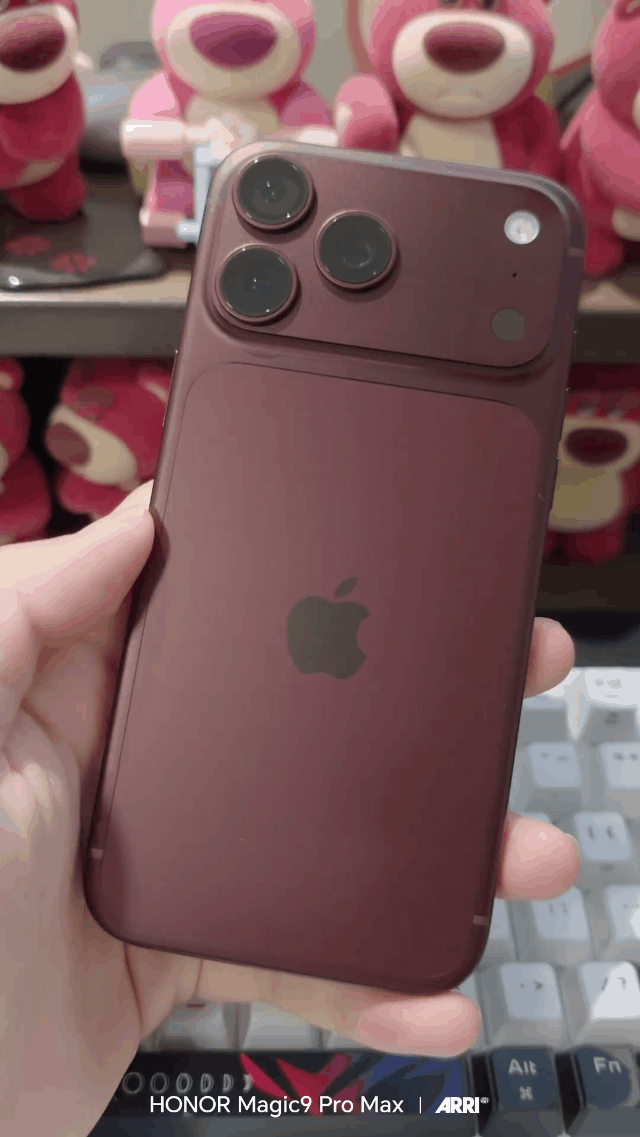今年iPhone18系列有两款配色小伙伴们非常中意，勃艮第酒红色Burgundy