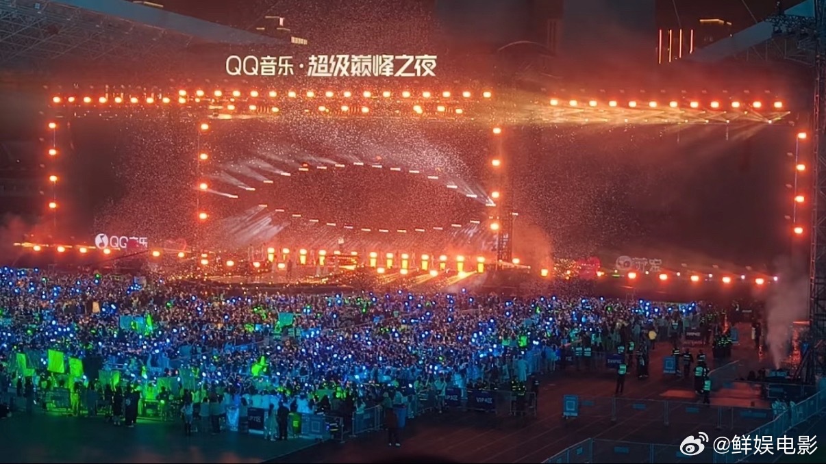 王俊凯自己设计的舞台灯光王俊凯自己设计的时候舞台灯光王俊凯这个运镜王俊凯蹦迪版心