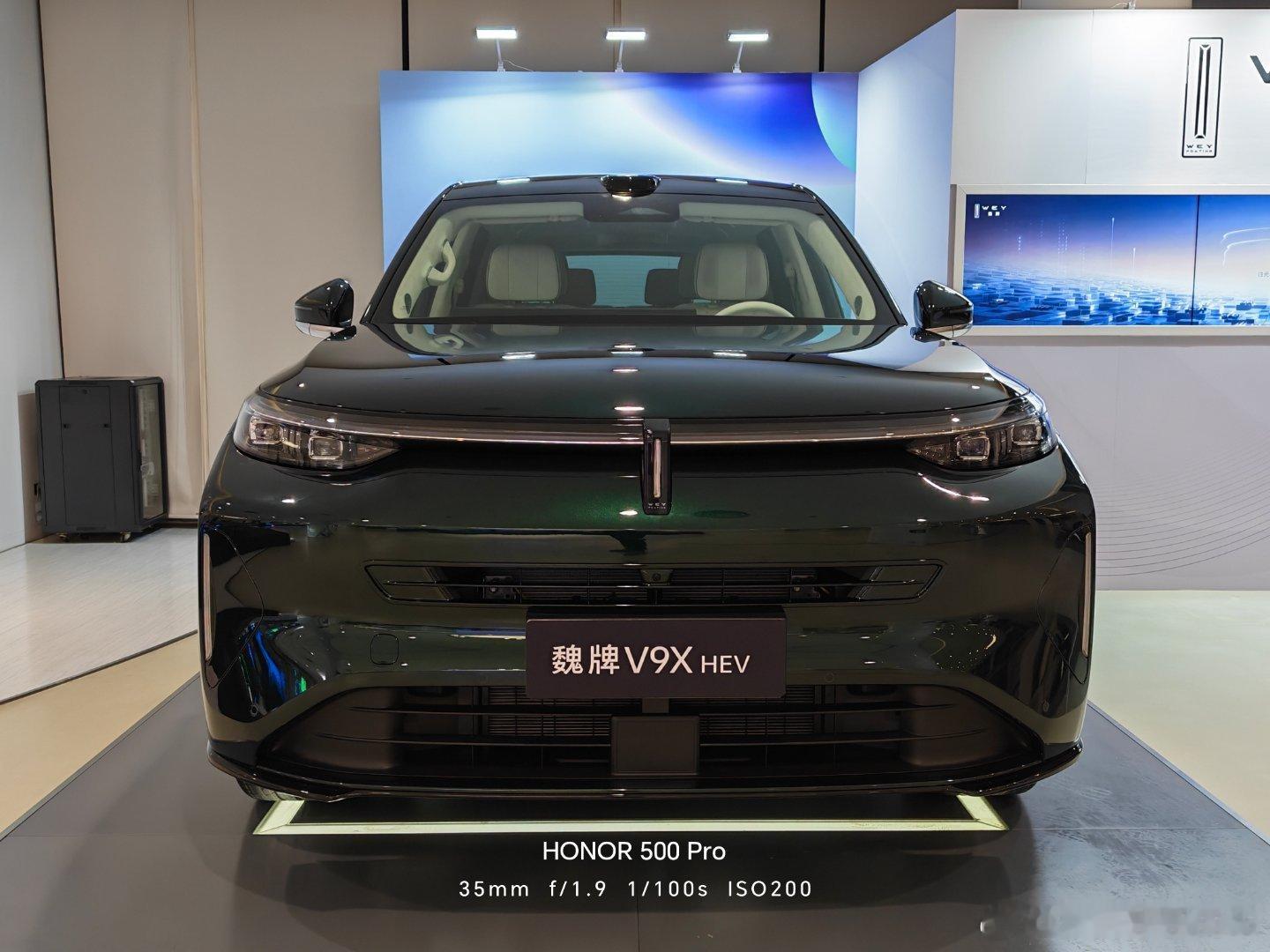 原来魏牌V9X不仅一车双轴距，它还提供油电混动、插电混动和纯电动三种动力，满足三